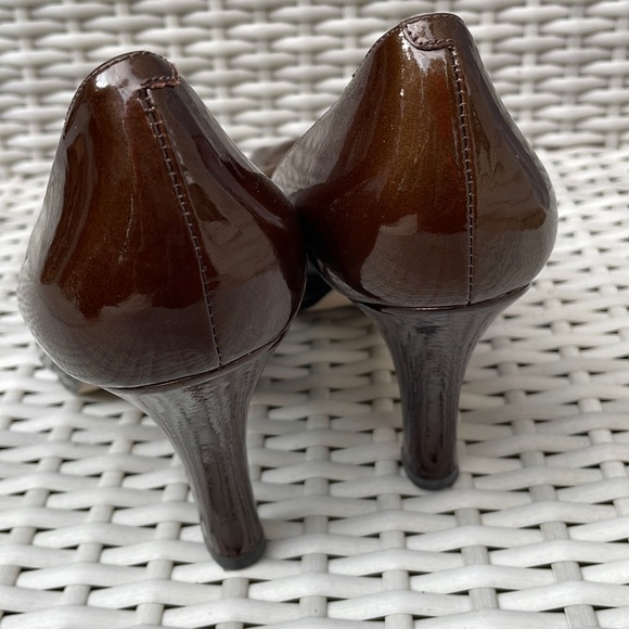 ENZO ANGIOLINI Heels- Patent Leather Peep Toe (Brown) - Picture 6 of 12